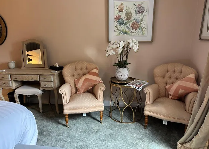 The Crown מלון 4*