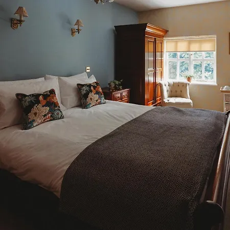 The Crown Otel Roecliffe