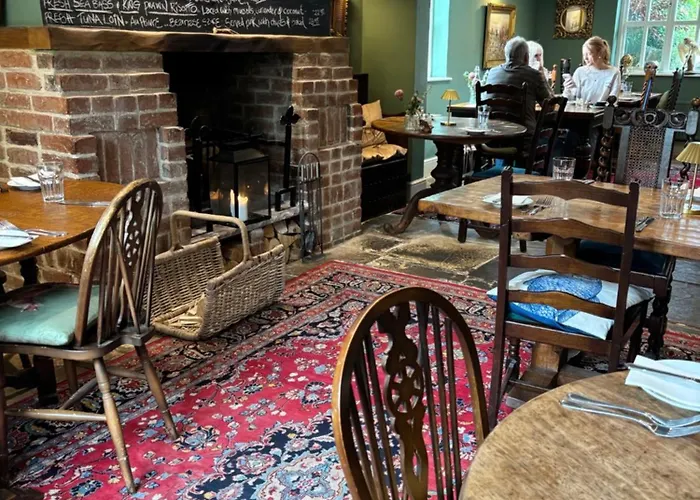 The Crown Roecliffe