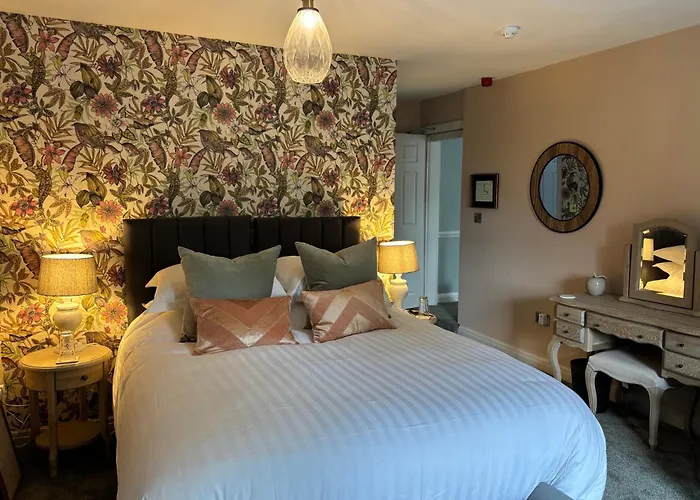 The Crown Roecliffe