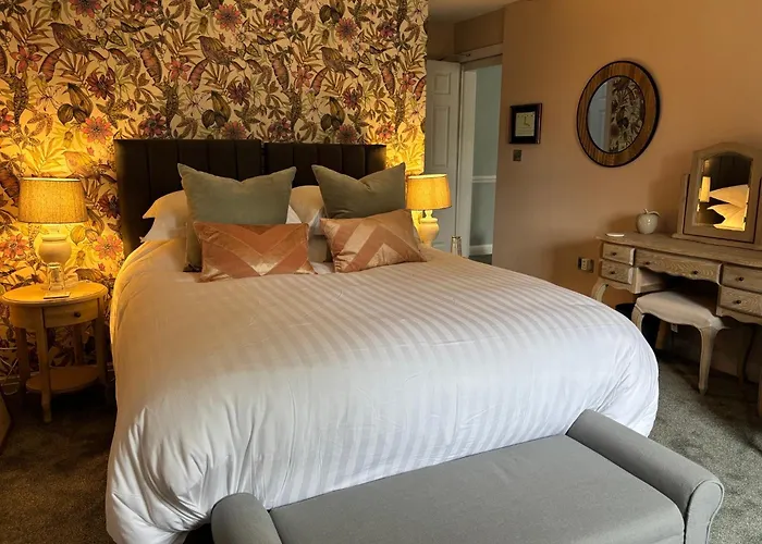 The Crown Hotel 4*