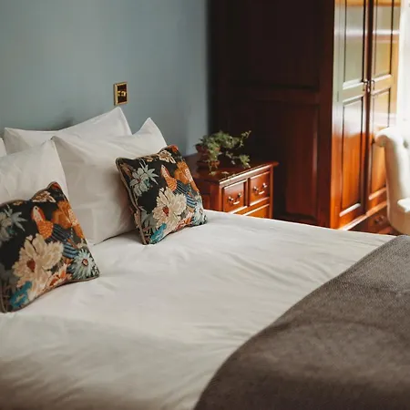 Inn The Crown Roecliffe Harrogate