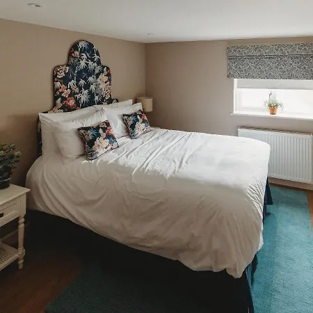The Crown Roecliffe Hotel