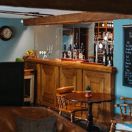 Inn The Crown Roecliffe 4*