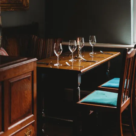 The Crown Roecliffe Inn 4*