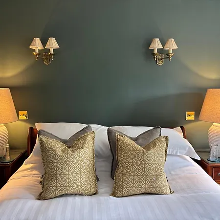 The Crown Roecliffe 4*