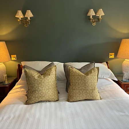 The Crown Roecliffe 4* Roecliffe