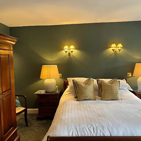 The Crown Roecliffe Hotel