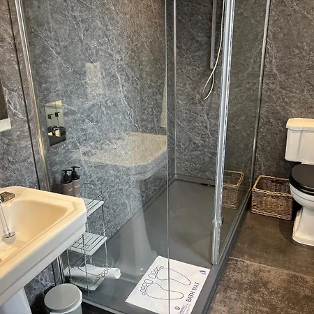 Hotel The Crown Roecliffe 4*