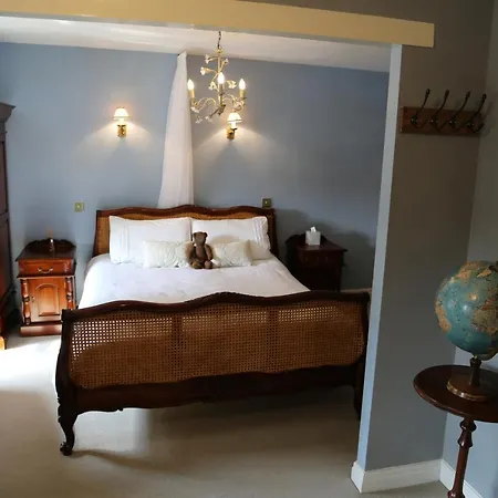Inn The Crown Roecliffe 4*