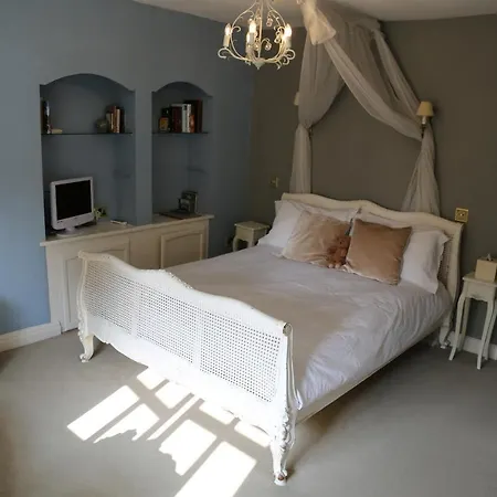 The Crown Roecliffe