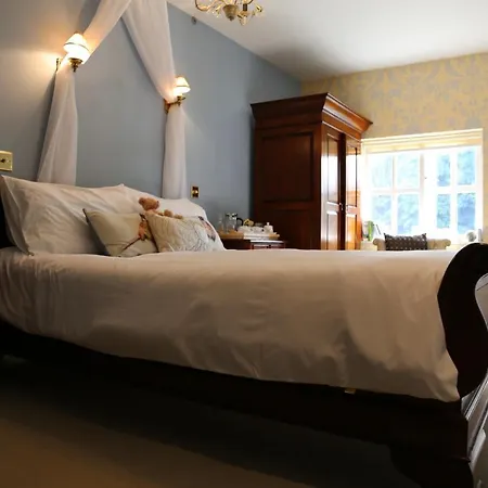 Inn The Crown Roecliffe Harrogate