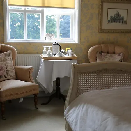 The Crown Roecliffe 4*